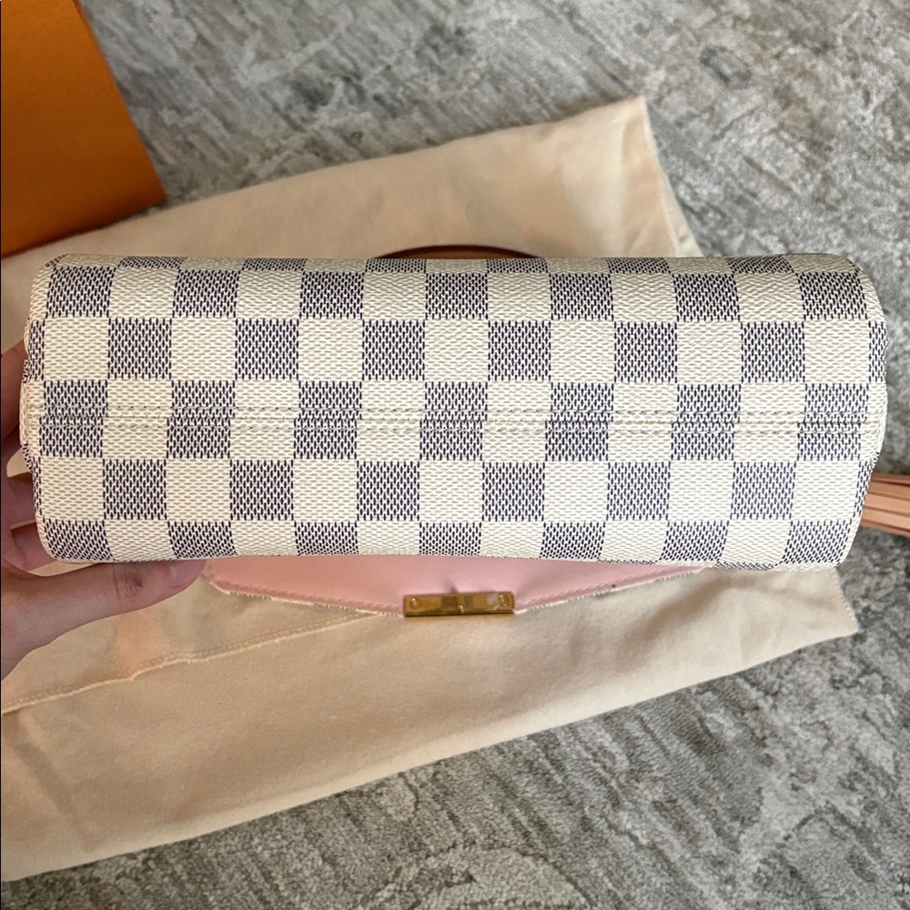 Louis Vuitton Damier Azur Croisette - Picture 7 of 10